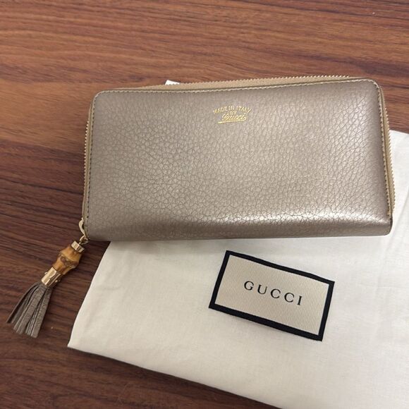 Gucci Bronze Zip-Around Pebble Leather Continental Wallet  with Bamboo Tassel. - Picture 1 of 12